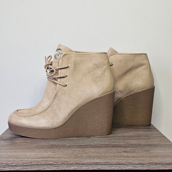 Michael Michael Kors Women's Rye Lace up Wedge Booties Size 11 Camel NWT - Picture 1 of 8
